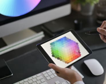 choosing a color palette on a tablet
